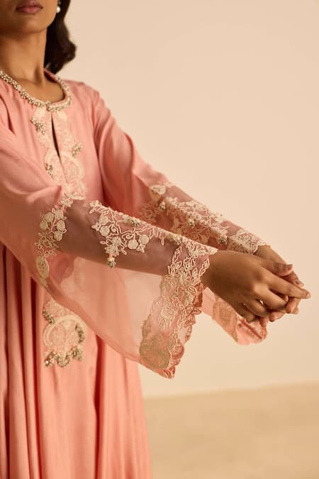 Inej_Pink Cotton Pearls Round Neck Embroidered Anarkali Suit Set _Online_at_Aza_Fashions
