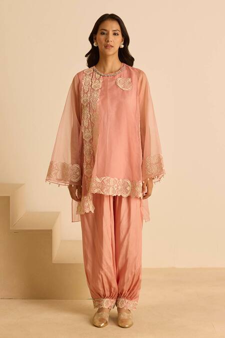Inej_Pink Cotton Pearls Round Neck Embroidered Organza Kurta Set _at_Aza_Fashions
