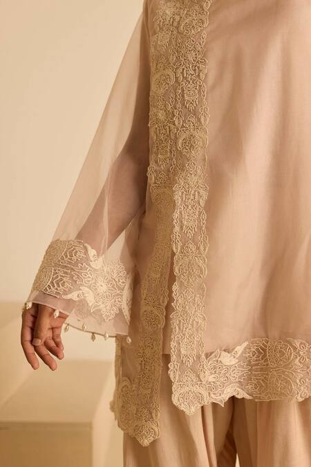 Inej_Peach Cotton, Silk Pearls Round Neck Organza Kurta Set With Embroidery _Online_at_Aza_Fashions