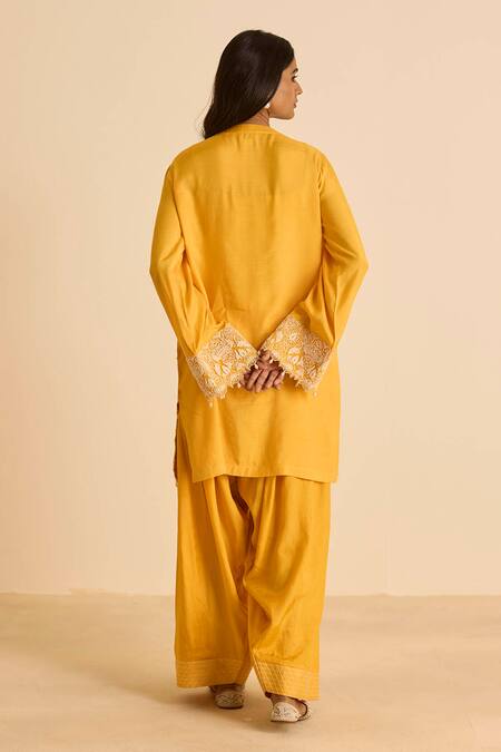 Inej Kashmiri Embroidered Kurta Set 