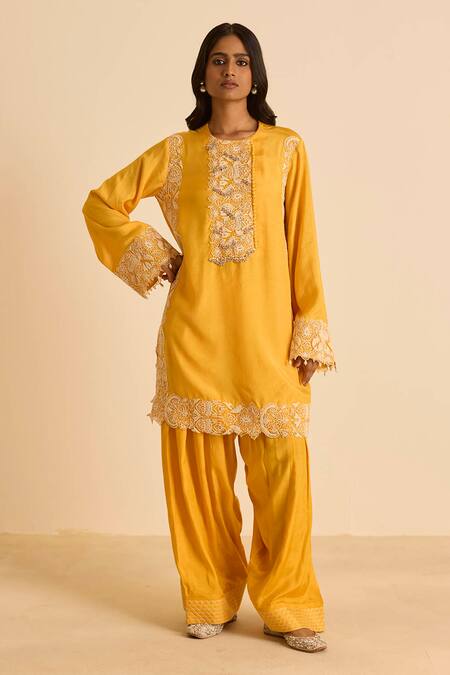 Inej_Yellow Cotton, Silk Embroidery, Tassels Round Neck Kashmiri Kurta Set _Online_at_Aza_Fashions