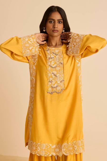 Inej_Yellow Cotton, Silk Embroidery, Tassels Round Neck Kashmiri Kurta Set _at_Aza_Fashions