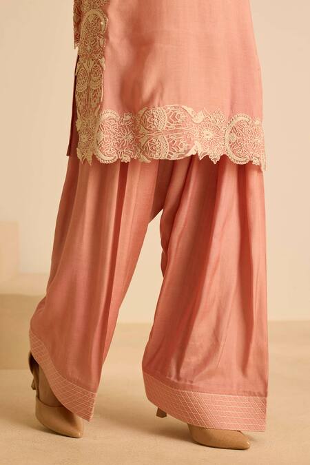 Inej_Pink Cotton Pearls, Embroidery Round Neck Kashmiri Kurta And Salwar Set _Online_at_Aza_Fashions