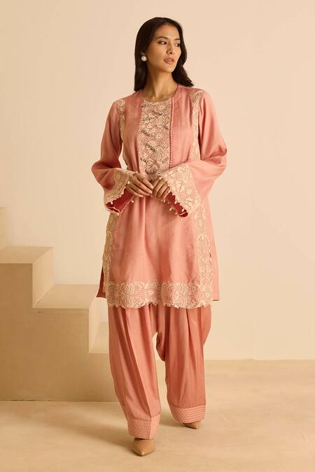 Inej_Pink Cotton Pearls, Embroidery Round Neck Kashmiri Kurta And Salwar Set _at_Aza_Fashions