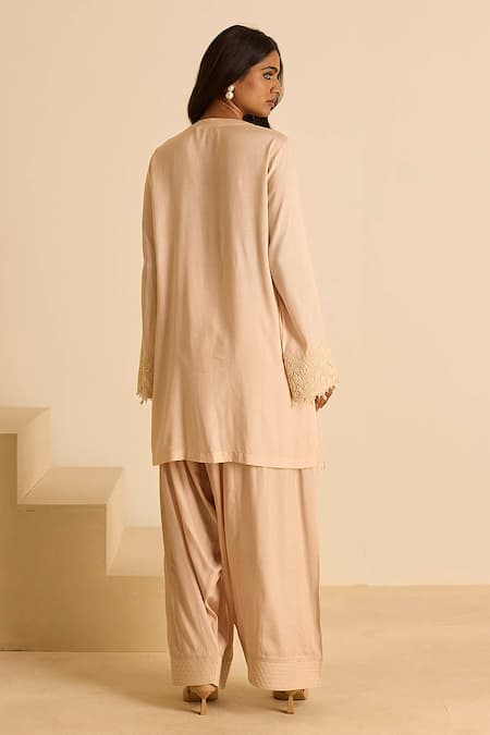 Inej Peach Kashmiri Kurta Set 