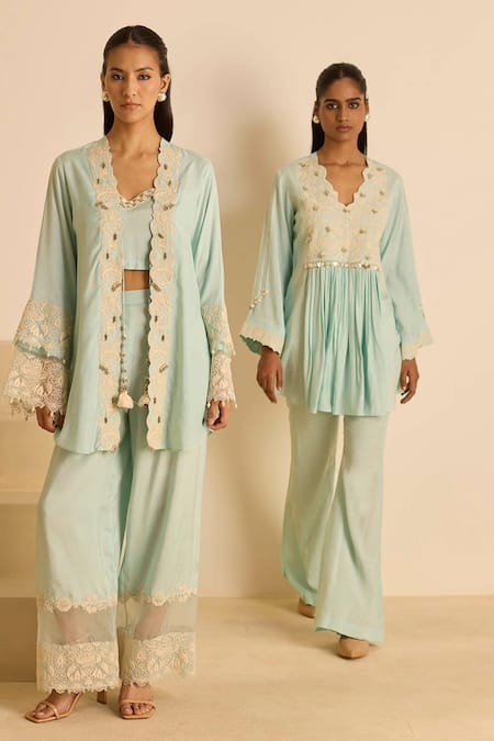 Buy_Inej_Sky Blue Cotton, Silk Pearls, Sequins V-neck Embroidered Kurta Set _Online_at_Aza_Fashions