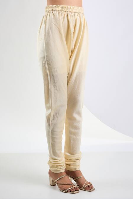 Neha Khullar_Ivory Silk, Organza, Chanderi Mirrors V-neck Hand Embroidered Kurta Set _Online_at_Aza_Fashions