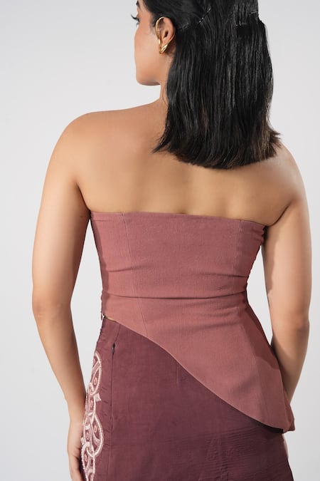 Shop Orthodox Pink Crepe Embroidery Sweetheart Neck Asymmetrical Corset at Aza Fashions Shop_Orthodox_Pink Crepe Embroidery Sweetheart Neck Asymmetrical Corset _at_Aza_Fashions