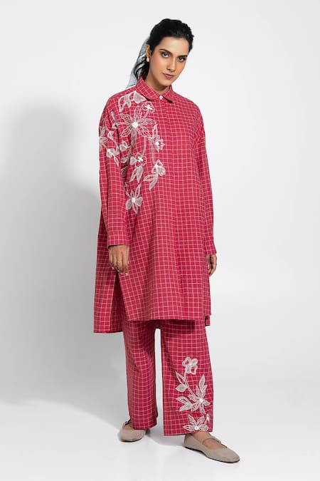 Pants And Pajamas_Red Handloom Cotton Embroidery Collared Hand Woven Kurta Set _Online_at_Aza_Fashions