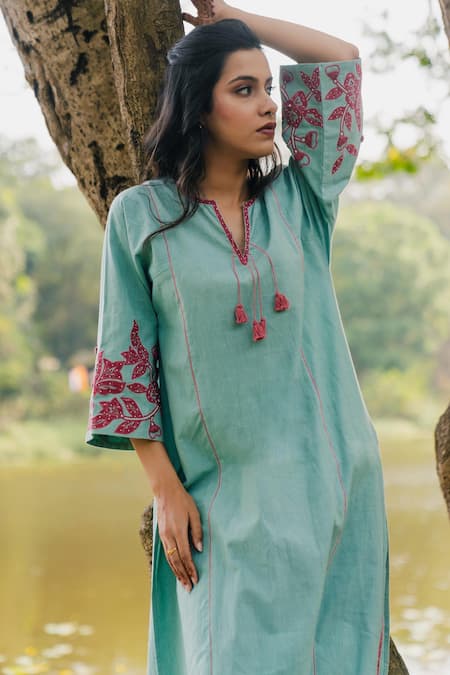 Buy_Pants And Pajamas_Aqua Handloom , Embroidery V-neck Hand Woven Kurta Set 