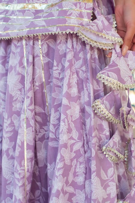 Buy_Pomcha Jaipur_Lilac Cotton, Net Lace Round Neck Printed Kurta Set With Dupatta 