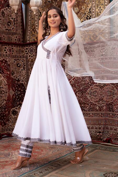 Pomcha Jaipur_White Cotton, Net Embroidery V-neck Anarkali Kurta Set _at_Aza_Fashions