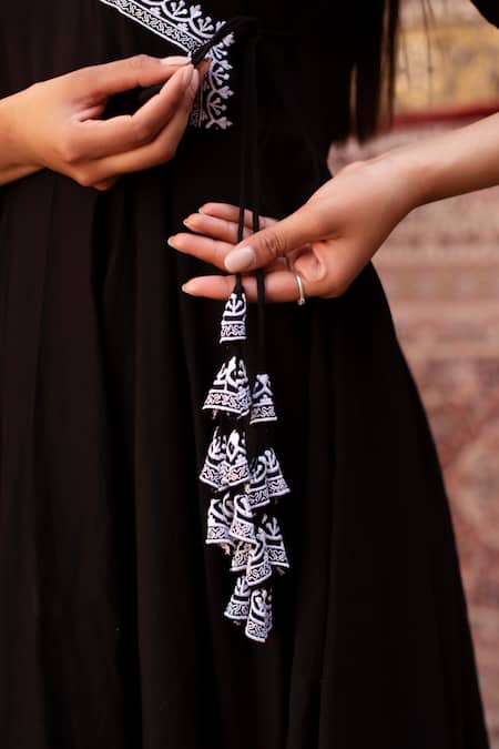 Pomcha Jaipur Black Cotton, Net Embroidery V-neck Anarkali Kurta Set at Aza Fashions Pomcha Jaipur_Black Cotton, Net Embroidery V-neck Anarkali Kurta Set _at_Aza_Fashions