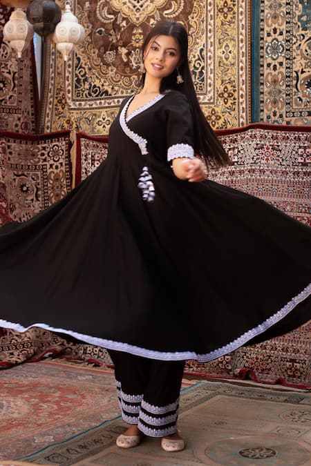 Buy Pomcha Jaipur Black Cotton, Net Embroidery V-neck Anarkali Kurta Set Buy_Pomcha Jaipur_Black Cotton, Net Embroidery V-neck Anarkali Kurta Set