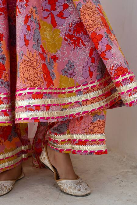 Shop Pomcha Jaipur Pink Cotton, Net V-neck Floral Printed Anarkali Kurta Set Shop_Pomcha Jaipur_Pink Cotton, Net V-neck Floral Printed Anarkali Kurta Set