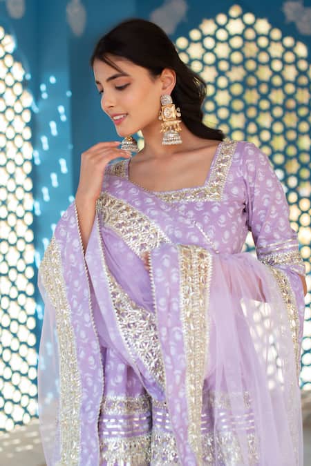 Pomcha Jaipur_Lilac Cotton, Net Embroidery Square Neck Printed Kurta Set  _Online_at_Aza_Fashions
