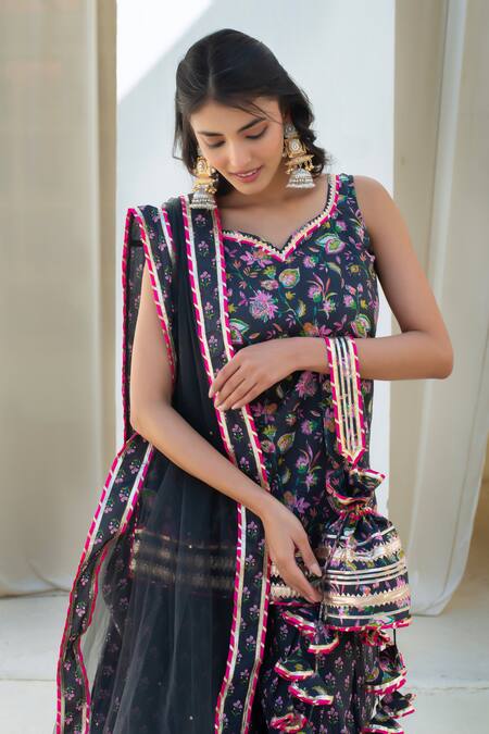 Shop_Pomcha Jaipur_Gray Cotton, Net Embroidery V-neck Printed Kurta Set With Dupatta _Online_at_Aza_Fashions