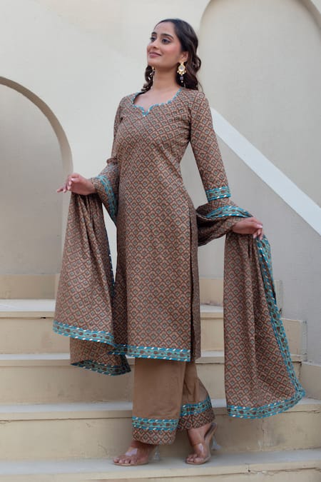 Shop Pomcha Jaipur Brown Cotton Open Neck Printed Kurta Set With Dupatta Online at Aza Fashions Shop_Pomcha Jaipur_Brown Cotton Open Neck Printed Kurta Set With Dupatta _Online_at_Aza_Fashions