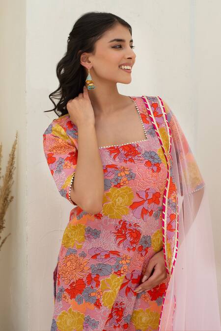 Pomcha Jaipur Pink Cotton, Net Square Neck Printed Straight Kurta Set at Aza Fashions Pomcha Jaipur_Pink Cotton, Net Square Neck Printed Straight Kurta Set _at_Aza_Fashions
