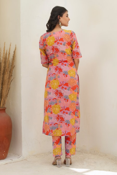 Shop Pomcha Jaipur Pink Cotton, Net Square Neck Printed Straight Kurta Set at Aza Fashions Shop_Pomcha Jaipur_Pink Cotton, Net Square Neck Printed Straight Kurta Set _at_Aza_Fashions