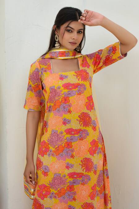 Shop Pomcha Jaipur Yellow Cotton, Net Square Neck Floral Printed Kurta Set Shop_Pomcha Jaipur_Yellow Cotton, Net Square Neck Floral Printed Kurta Set