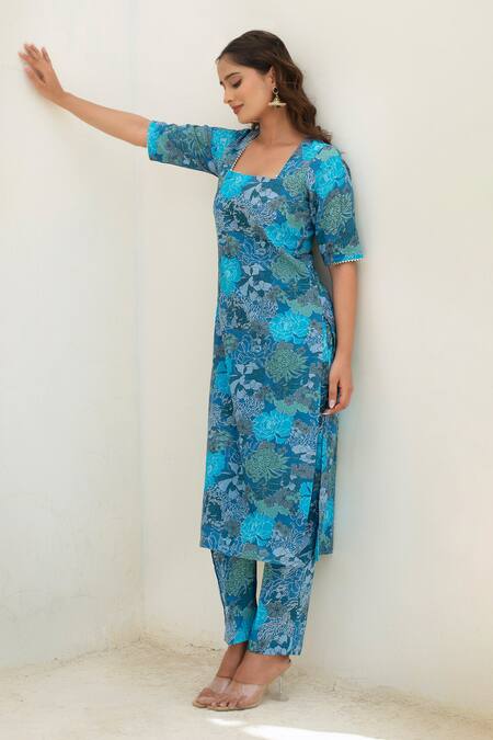 Pomcha Jaipur Blue Cotton, Net Square Neck Printed Straight Kurta Set Online at Aza Fashions Pomcha Jaipur_Blue Cotton, Net Square Neck Printed Straight Kurta Set _Online_at_Aza_Fashions