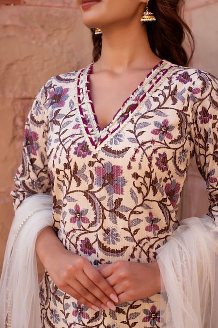 Buy Pomcha Jaipur Off White Cotton, Net Embroidery V-neck Floral Printed Kurta Set Buy_Pomcha Jaipur_Off White Cotton, Net Embroidery V-neck Floral Printed Kurta Set