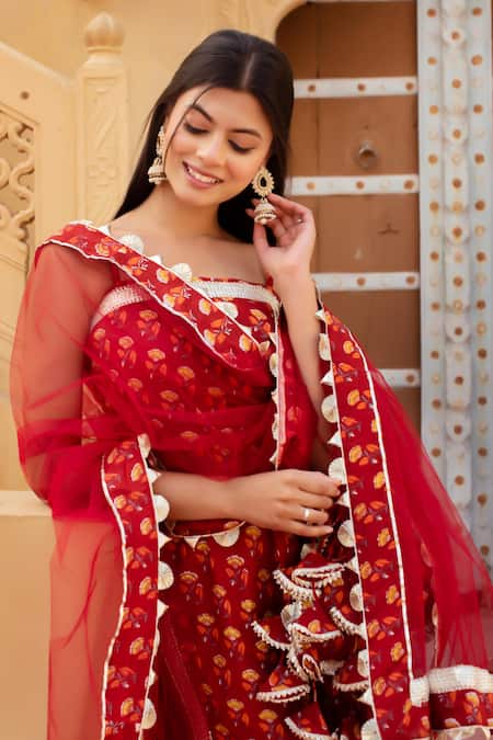 Buy Pomcha Jaipur Red Cotton, Net Embroidery Square Neck Printed Kurta Set With Dupatta Online at Aza Fashions Buy_Pomcha Jaipur_Red Cotton, Net Embroidery Square Neck Printed Kurta Set With Dupatta _Online_at_Aza_Fashions