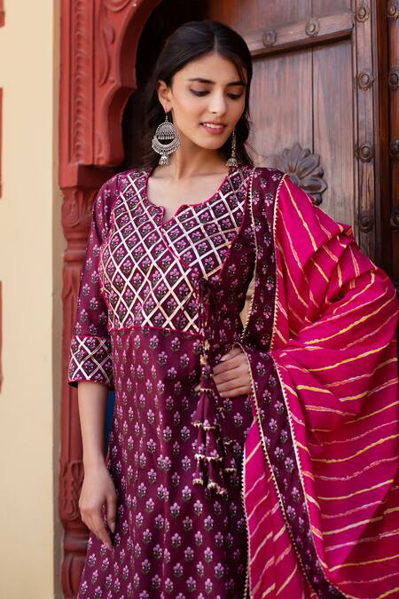 Buy Pomcha Jaipur Wine Cotton Tassels V-neck Printed Kurta Set Buy_Pomcha Jaipur_Wine Cotton Tassels V-neck Printed Kurta Set
