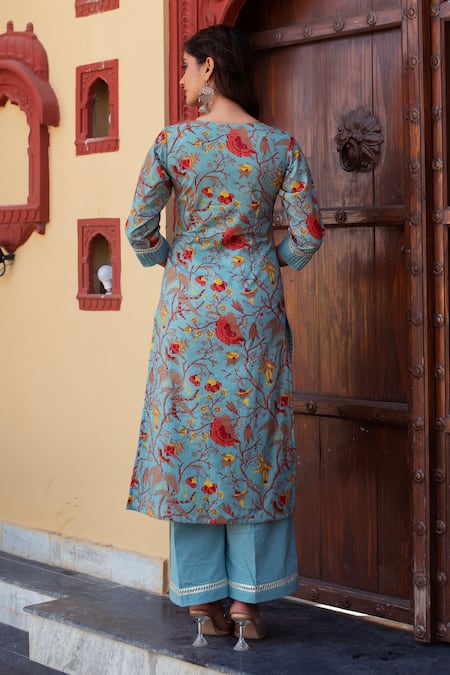 Pomcha Jaipur Blue Cotton, Net Embroidery V-neck Floral Printed Kurta Set Online at Aza Fashions Pomcha Jaipur_Blue Cotton, Net Embroidery V-neck Floral Printed Kurta Set _Online_at_Aza_Fashions
