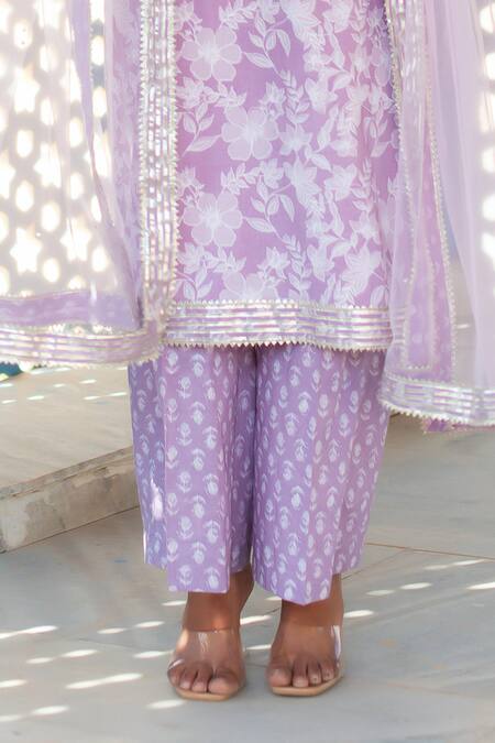 Buy Pomcha Jaipur Lilac Cotton, Net Embroidery, Sequins Round Neck Printed Kurta Set With Dupatta Online at Aza Fashions Buy_Pomcha Jaipur_Lilac Cotton, Net Embroidery, Sequins Round Neck Printed Kurta Set With Dupatta _Online_at_Aza_Fashions