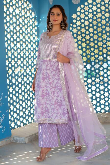 Shop Pomcha Jaipur Lilac Cotton, Net Embroidery, Sequins Round Neck Printed Kurta Set With Dupatta Shop_Pomcha Jaipur_Lilac Cotton, Net Embroidery, Sequins Round Neck Printed Kurta Set With Dupatta