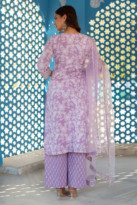 Pomcha Jaipur Lilac Cotton, Net Embroidery, Sequins Round Neck Printed Kurta Set With Dupatta Online at Aza Fashions Pomcha Jaipur_Lilac Cotton, Net Embroidery, Sequins Round Neck Printed Kurta Set With Dupatta _Online_at_Aza_Fashions