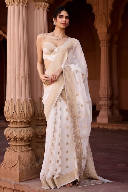 SAANJH BY LEA White Georgette Embroidery Sweetheart Neck Banarasi Pre-draped Saree Online at Aza Fashions SAANJH BY LEA_White Georgette Embroidery Sweetheart Neck Banarasi Pre-draped Saree_Online_at_Aza_Fashions