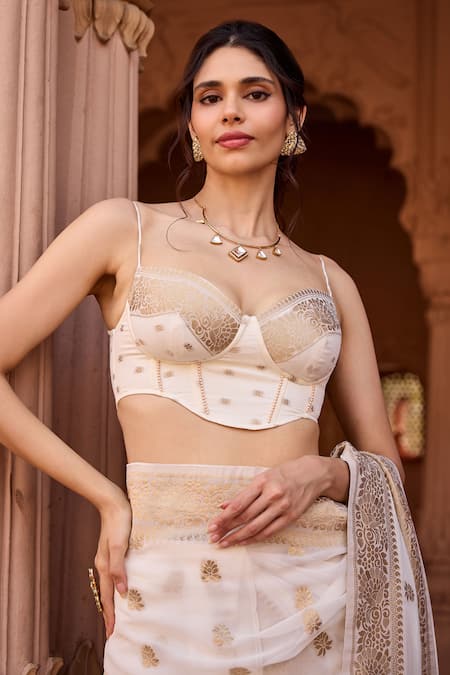 Buy SAANJH BY LEA White Georgette Embroidery Sweetheart Neck Banarasi Pre-draped Saree Online at Aza Fashions Buy_SAANJH BY LEA_White Georgette Embroidery Sweetheart Neck Banarasi Pre-draped Saree_Online_at_Aza_Fashions