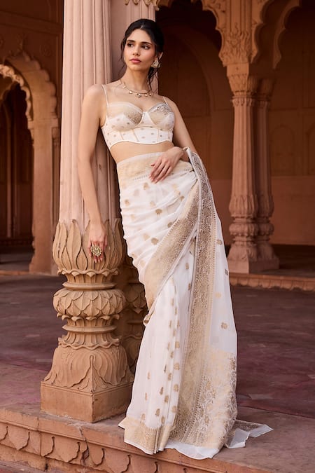 SAANJH BY LEA White Georgette Embroidery Sweetheart Neck Banarasi Pre-draped Saree at Aza Fashions SAANJH BY LEA_White Georgette Embroidery Sweetheart Neck Banarasi Pre-draped Saree_at_Aza_Fashions
