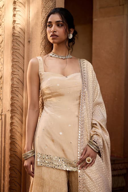 Buy_SAANJH BY LEA_Gold Tissue Embroidery, Zari, Mirrors Sweetheart Neck Crinkled Kurta Set 