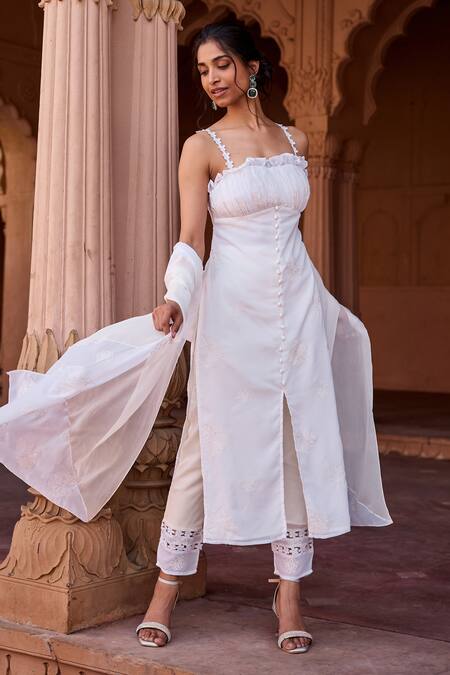 Buy SAANJH BY LEA White Georgette Lace, Embroidery Square Neck Floral Kurta Set Online at Aza Fashions Buy_SAANJH BY LEA_White Georgette Lace, Embroidery Square Neck Floral Kurta Set _Online_at_Aza_Fashions