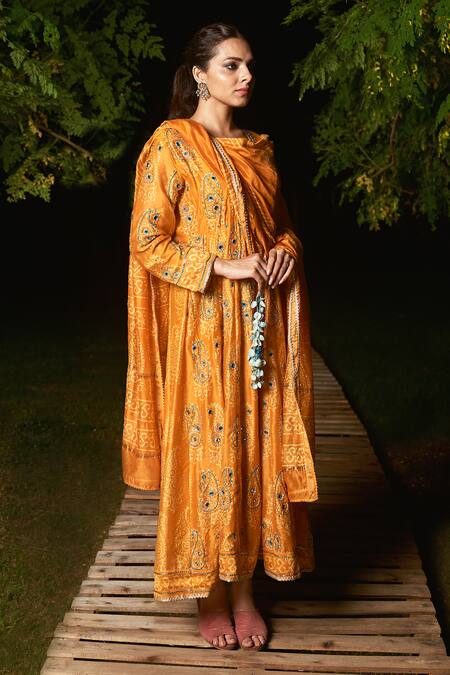 Buy Sheeshakari Yellow Silk Embroidery Ornate Hand Anarkali Set Online at Aza Fashions Buy_Sheeshakari_Yellow Silk Embroidery Ornate Hand Anarkali Set _Online_at_Aza_Fashions