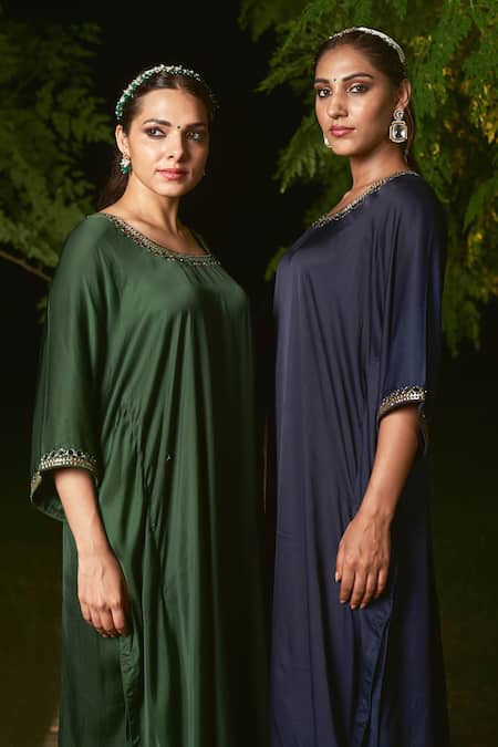 Buy Sheeshakari Green Silk Embroidery Round Neck Moss Hand Kaftan Online at Aza Fashions Buy_Sheeshakari_Green Silk Embroidery Round Neck Moss Hand Kaftan _Online_at_Aza_Fashions