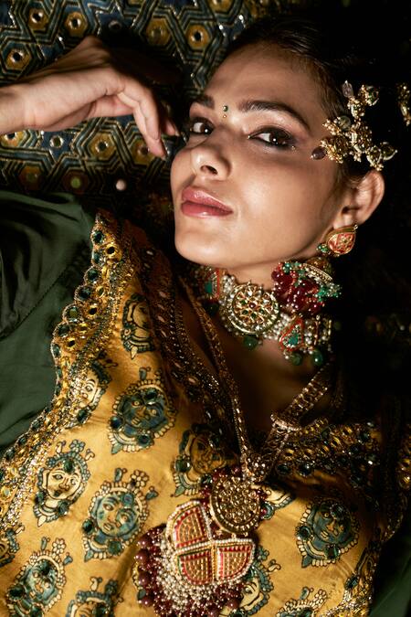 Sheeshakari Green Silk Beads, Embroidery Round Neck Moss Kaftan With Yoke Online at Aza Fashions Sheeshakari_Green Silk Beads, Embroidery Round Neck Moss Kaftan With Yoke _Online_at_Aza_Fashions