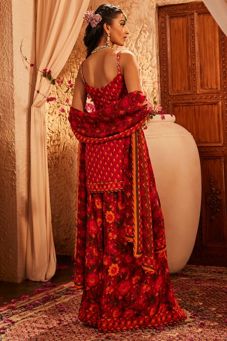 The Royaleum Embroidered Floral Kurta Set 