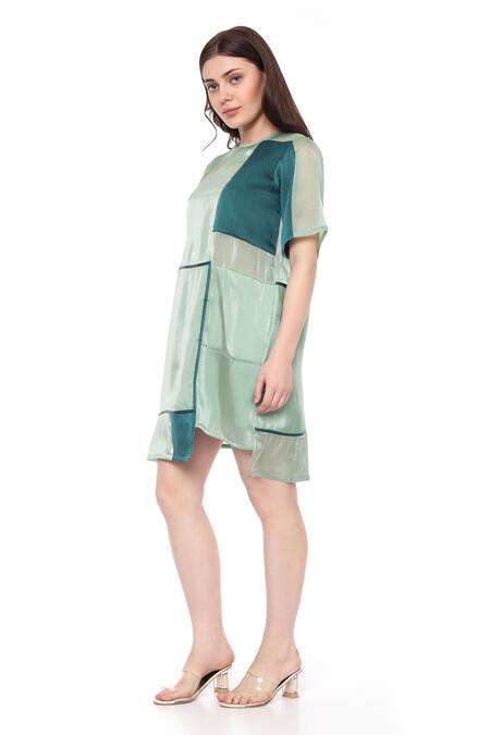 Maenaam_Green Organza Round Neck Color Block Oversized Shift Dress_Online_at_Aza_Fashions
