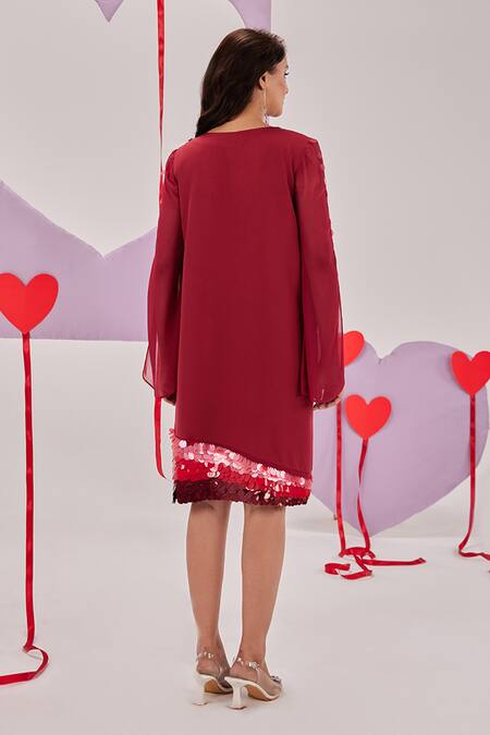 Shop Maenaam Red Crepe Sequins V-neck Intira A-line Dress at Aza Fashions Shop_Maenaam_Red Crepe Sequins V-neck Intira A-line Dress_at_Aza_Fashions