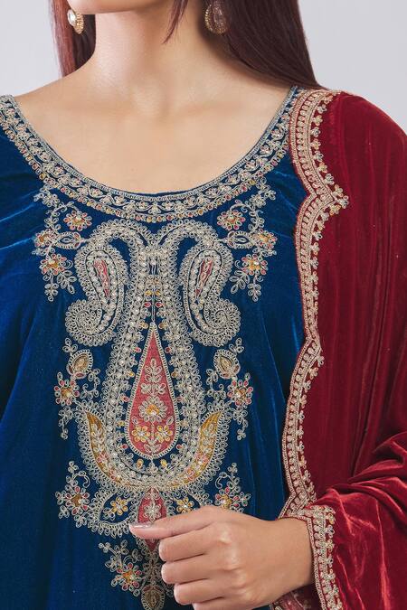 Shop Samyukta Singhania Teal Velvet Embroidery Round Neck Kurta Set With Dupatta Online at Aza Fashions Shop_Samyukta Singhania_Teal Velvet Embroidery Round Neck Kurta Set With Dupatta _Online_at_Aza_Fashions