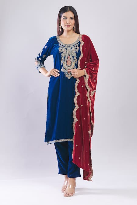 Samyukta Singhania Teal Velvet Embroidery Round Neck Kurta Set With Dupatta at Aza Fashions Samyukta Singhania_Teal Velvet Embroidery Round Neck Kurta Set With Dupatta _at_Aza_Fashions