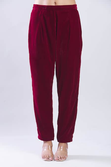 Samyukta Singhania_Maroon Velvet Embroidery Scoop Neck Kurta Set With Dupatta _Online_at_Aza_Fashions