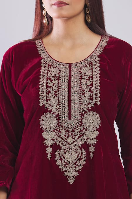 Buy_Samyukta Singhania_Maroon Velvet Embroidery Round Neck Kurta Set With Dupatta _Online_at_Aza_Fashions
