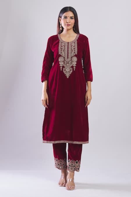 Shop_Samyukta Singhania_Maroon Velvet Embroidery Round Neck Kurta Set With Dupatta 