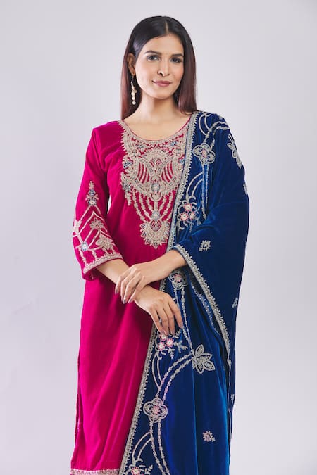 Buy_Samyukta Singhania_Magenta Velvet Embroidery Round Neck Kurta Set With Dupatta 